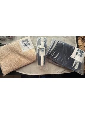 Kohl's Big Bundle: Set of 4 Cups, Bath Rugs - Navy & Almond